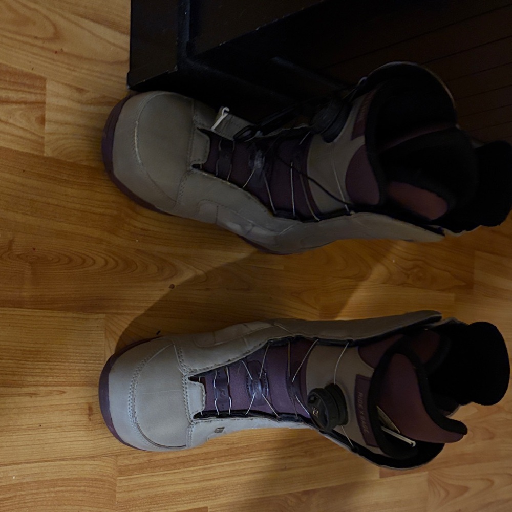 Women's snowboard Boots - Purple and Gray